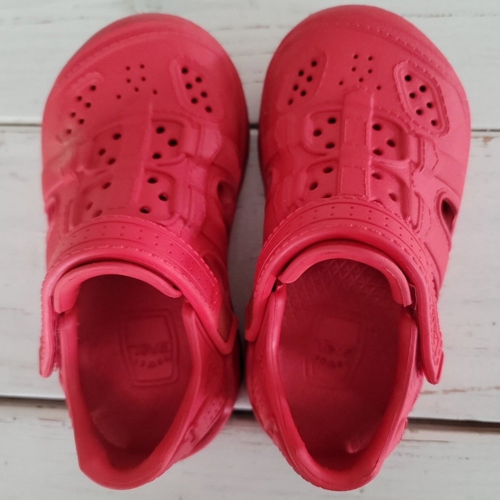 Red Teva Pmnium Drift Shoes